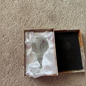 Crystal globe bottle stopper